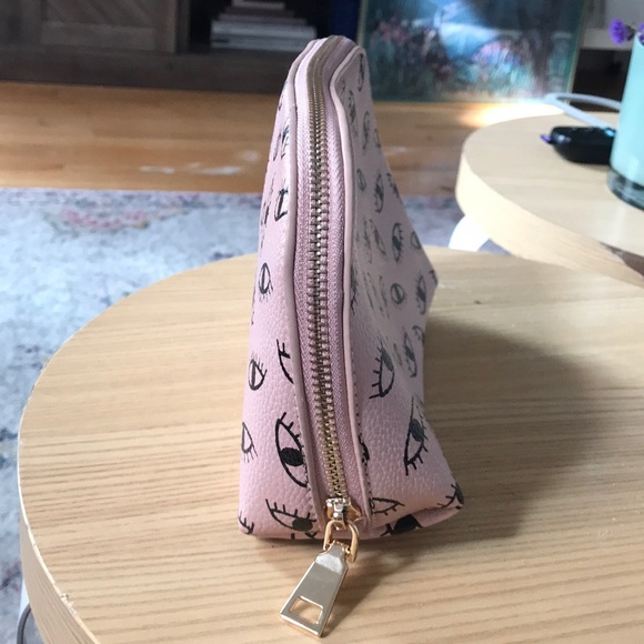 Urban expressions pink eye makeup bag - Picture 2 of 4